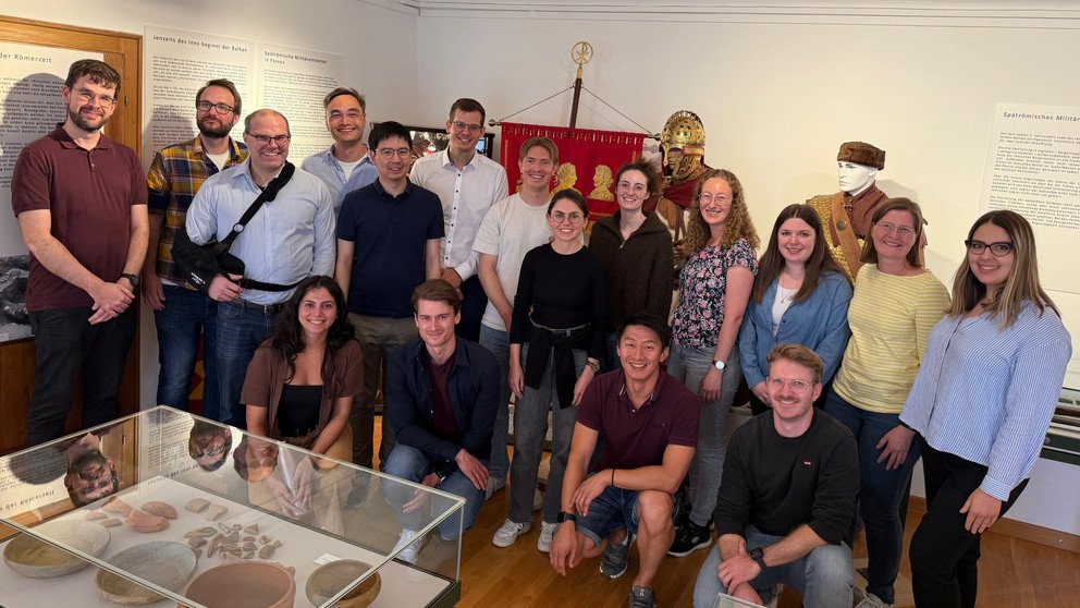 Gruppenbild vom Sommerfest der Wirtschaftsinformatik 2025